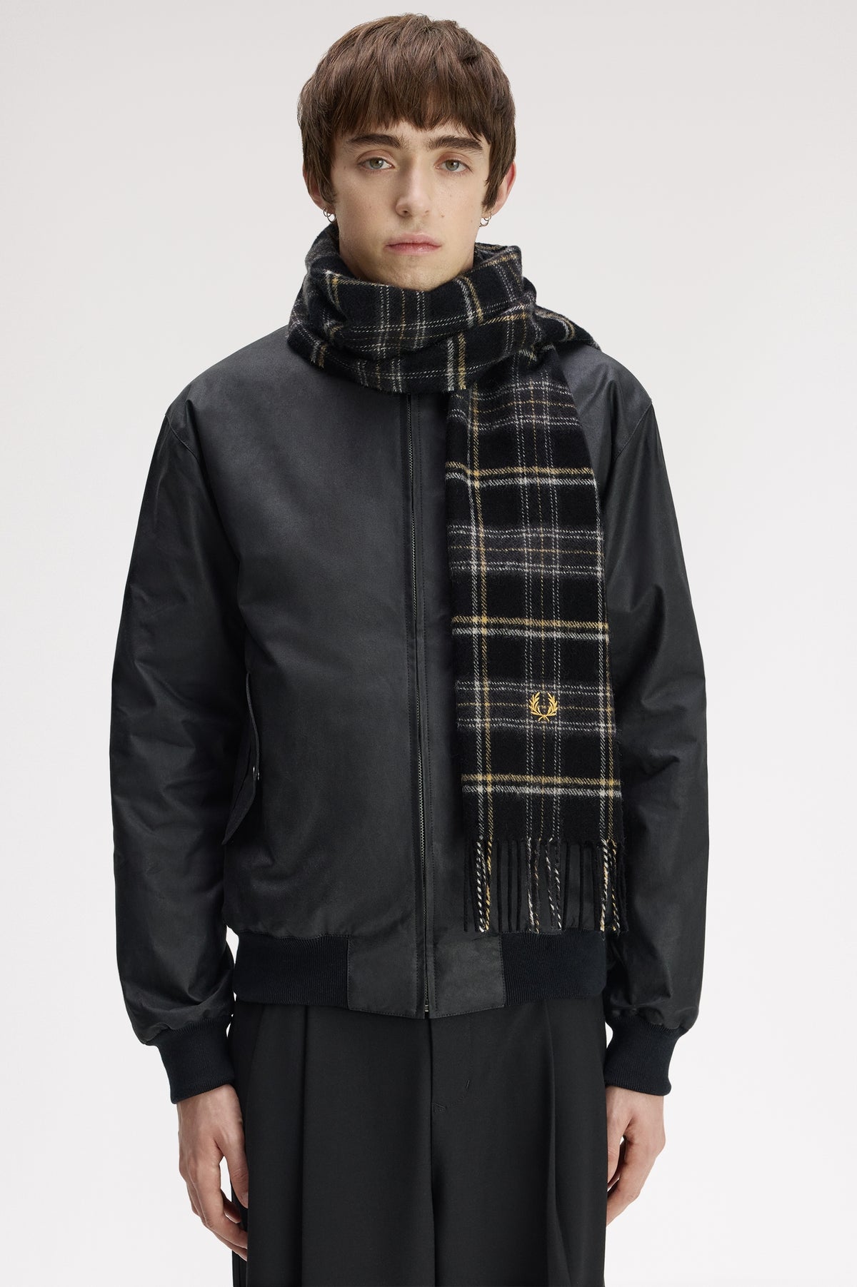 C3340 Lambswool Scarf (Black / Champagne)